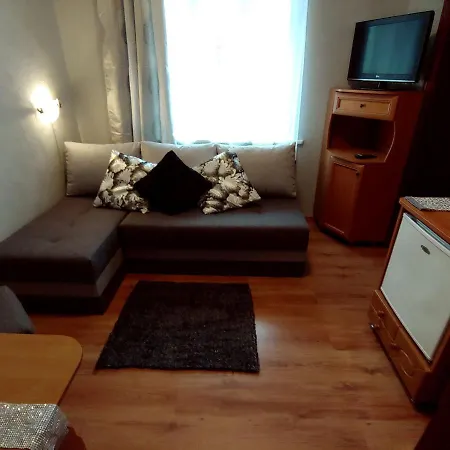 לינה וארוחת בוקר Warta קריניצה מורסקה