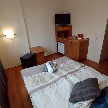 Warta לינה וארוחת בוקר 3*