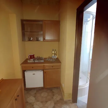 Warta לינה וארוחת בוקר קריניצה מורסקה