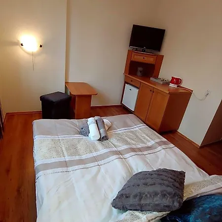 Warta Bed & Breakfast 3*