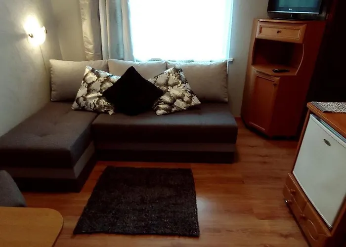 فندق مبيت وإفطار Warta كرينيتا مورسكا