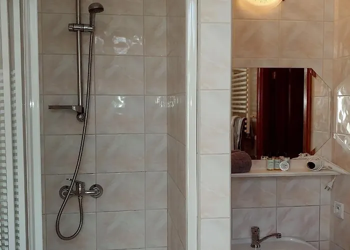 فندق مبيت وإفطار Warta 3*