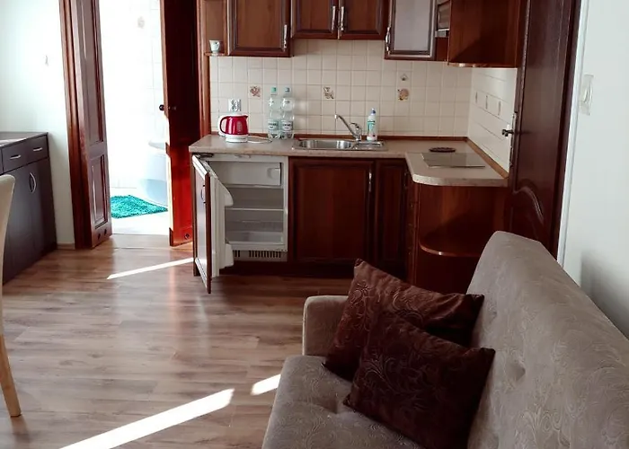 Warta فندق مبيت وإفطار كرينيتا مورسكا